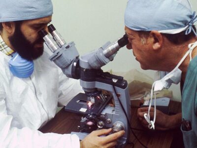 doctors studying the coronavirus